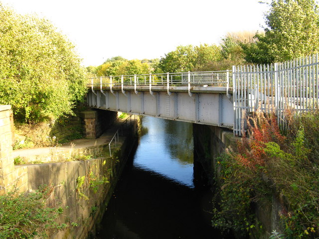 Girder bridge © Bobby Clegg :: Geograph Britain and Ireland