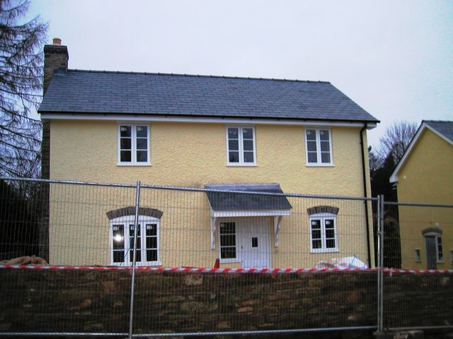 New houses under construction, Kingswood Road, Kington