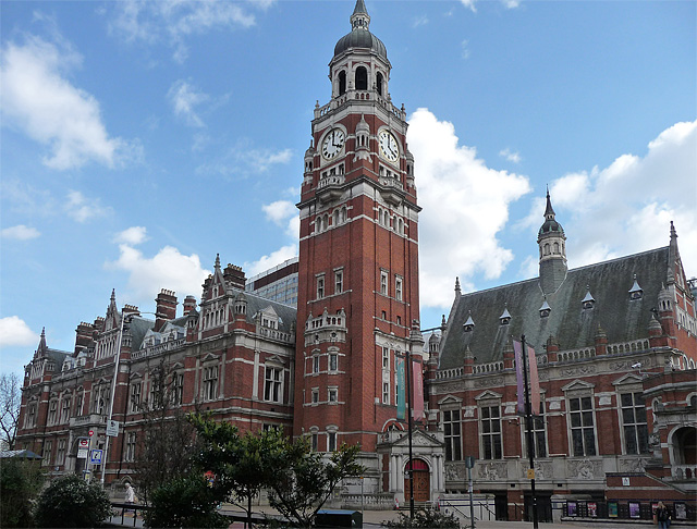 Town Hall and Library, Katharine Street © Stephen Richards cc-by-sa/2.0 ...