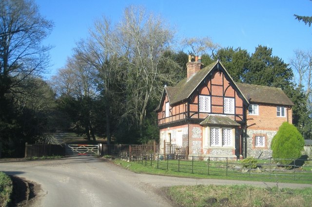 The Lodge - Malshanger Lane © Mr Ignavy cc-by-sa/2.0 :: Geograph ...