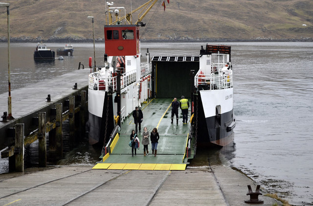 The ferry from Raasay arrives on Skye