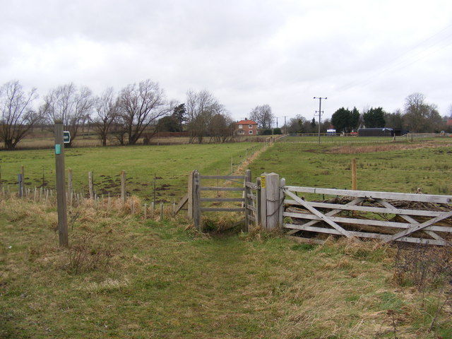 Footpath to Lime Tree Farm & Ford & Low Roads