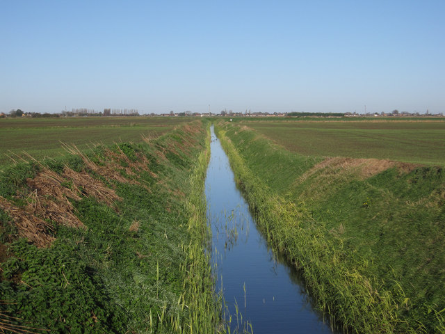 Large drainage ditch off Folly's Drove © Hugh Venables cc-by-sa/2.0 ...