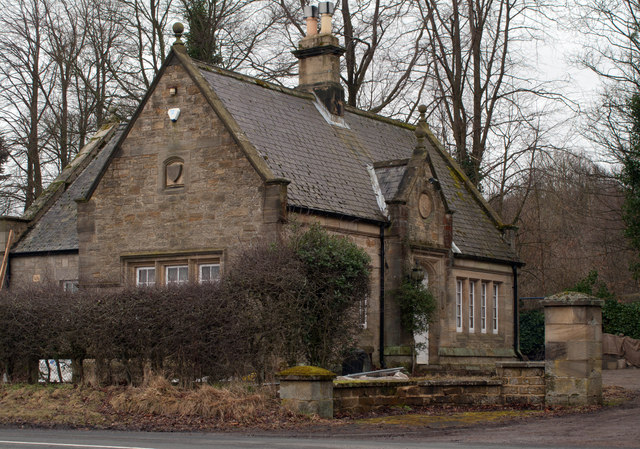 Gatehouse at entrance to Stelling Hall