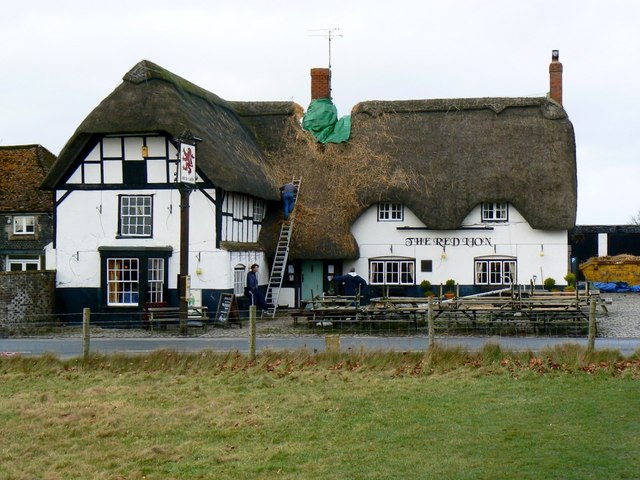 Red Lion public house, Avebury © Brian Robert Marshall cc-by-sa/2.0 ...