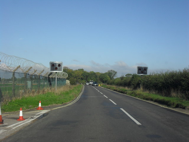 Part Time Traffic Lights © Andrew Auger Cc-by-sa 2.0 :: Geograph 