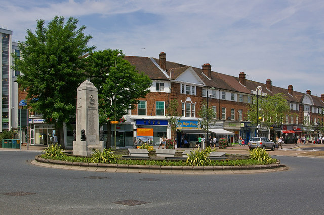 War Memorial Roundabout © Ian Capper :: Geograph Britain And Ireland