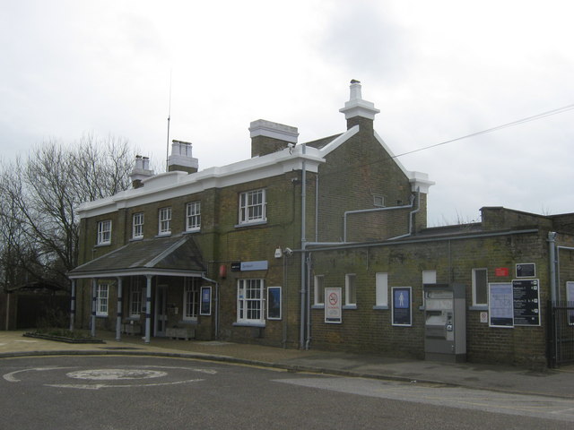 Sandwich Railway Station © David Anstiss cc-by-sa/2.0 :: Geograph ...