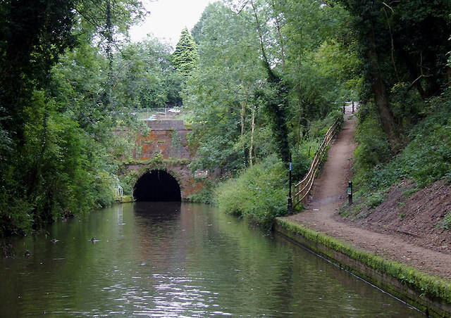 Approaching Wast Hills Tunnel near... © Roger Kidd cc-by-sa/2.0 ...