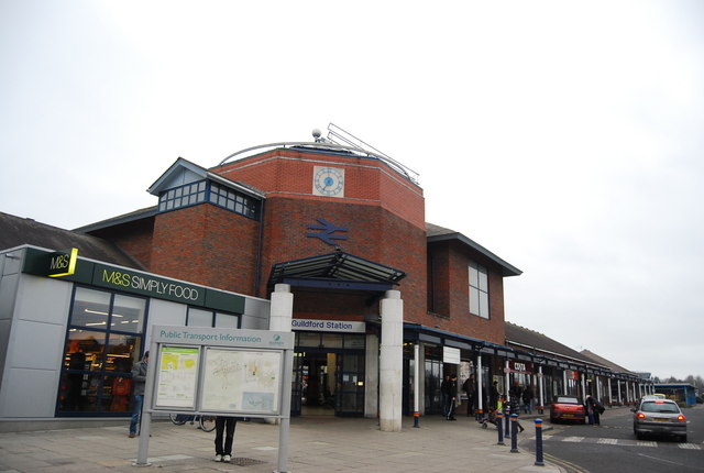 Guildford Station © N Chadwick cc-by-sa/2.0 :: Geograph Britain and Ireland