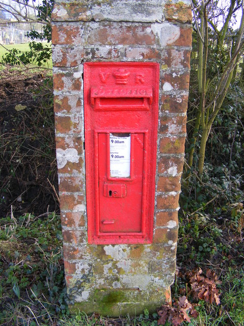 Aldous's Corner Victorian Postbox © Geographer cc-by-sa/2.0 :: Geograph ...