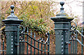 Gates, Lurgan Park (4)