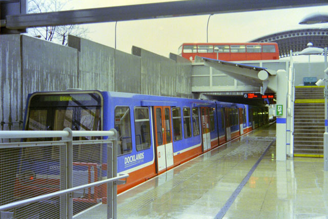 DLR terminus, Lewisham, 2000 © Robin Webster cc-by-sa/2.0 :: Geograph ...