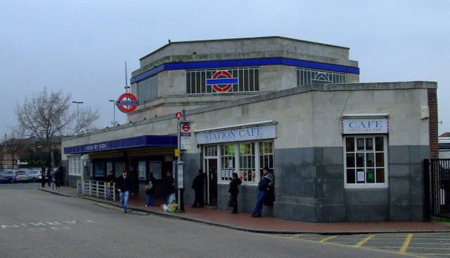 Hounslow West underground station © Thomas Nugent cc-by-sa ...