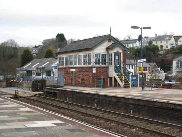 Signal box at Lostwithiel station © Rod Allday :: Geograph Britain and ...