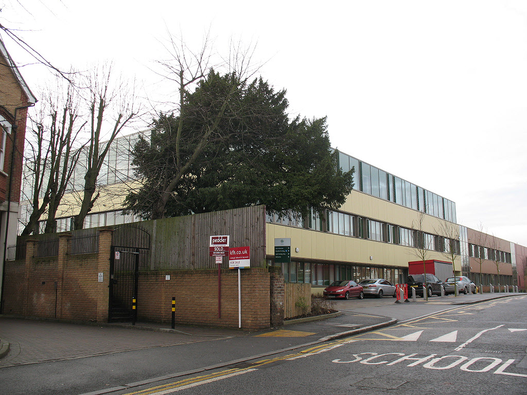 The Elmgreen School © Stephen Craven cc-by-sa/2.0 :: Geograph Britain ...