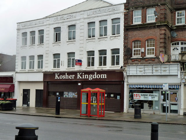 kosher-kingdom-robin-webster-cc-by-sa-2-0-geograph-britain-and-ireland