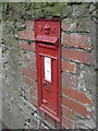 Usk: postbox № NP15 346, Castle Parade