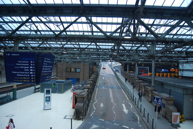Road into Waverley Station