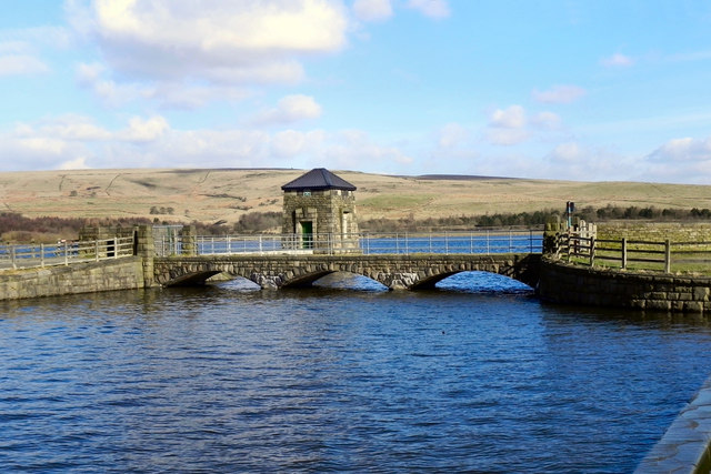 Watergrove Reservoir © David Dixon :: Geograph Britain and Ireland