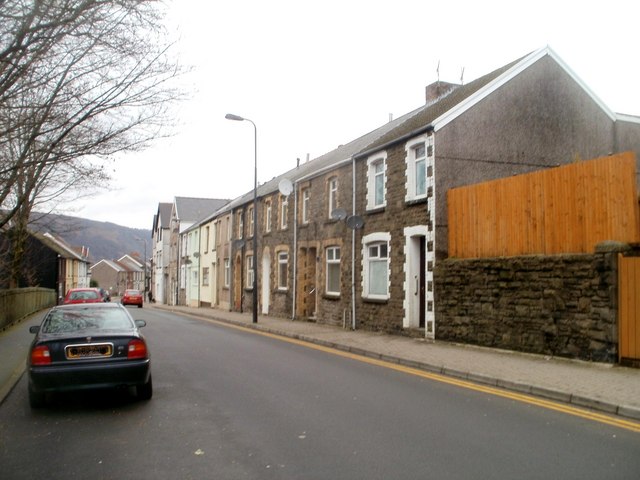 Somerset Street Abertillery © Jaggery Geograph Britain And Ireland