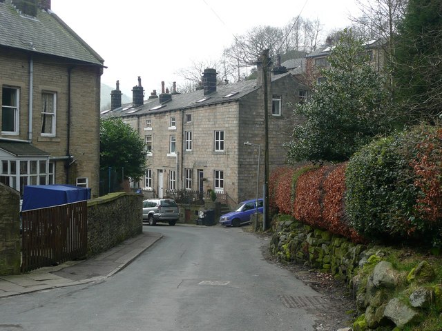 Holme House Road, Vale, Todmorden © Humphrey Bolton Cc-by-sa 2.0 