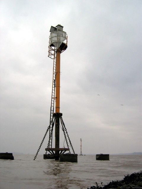 Navigation Beacons in the Tidal... © Mike Johnson cc-by-sa/2.0 ...