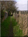 Enclosed footpath between Upper Way and Weydon Lane