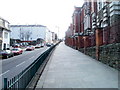 Newport : Stow Hill elevated pavement alongside St Woolos Primary School