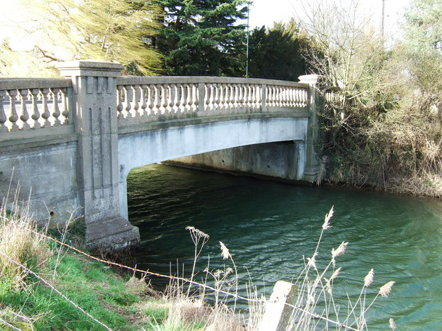 Sharp's bridge, Pinchbeck Road, Spalding © Richard Humphrey cc-by-sa/2. ...