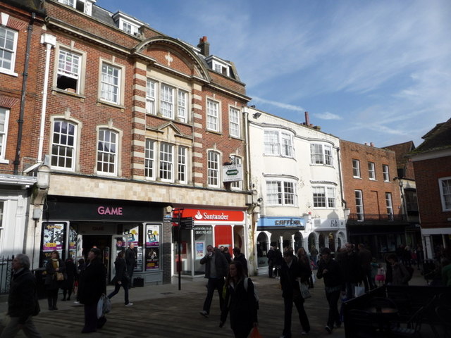 winchester-high-street-shops-chris-downer-cc-by-sa-2-0-geograph