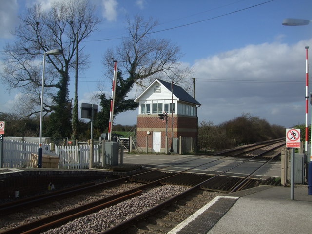 Thorpe Culvert signal box and level... © Richard Hoare cc-by-sa/2.0 ...