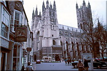 TR1557 : Canterbury Cathedral - 1987 by Helmut Zozmann