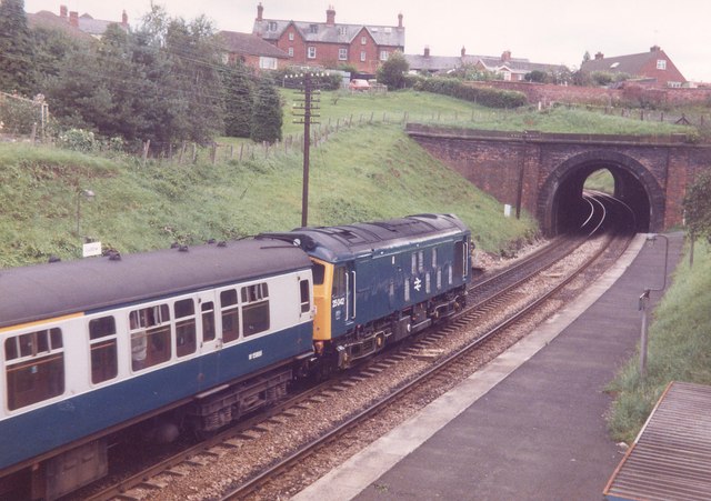 Ludlow railway station and tunnel © Rob Newman cc-by-sa/2.0 :: Geograph ...