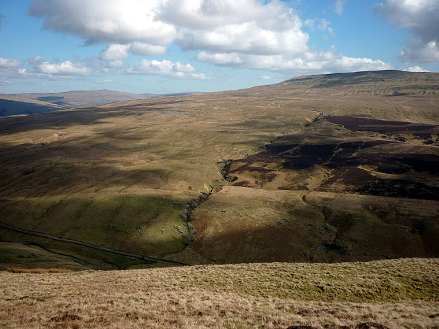 From Barkin Fell into Barbondale © Karl and Ali cc-by-sa/2.0 ...