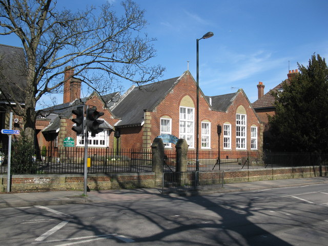 Alton Infant School © don cload cc-by-sa/2.0 :: Geograph Britain and ...