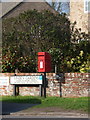 Ringwood: postbox № BH24 69, Southampton Road