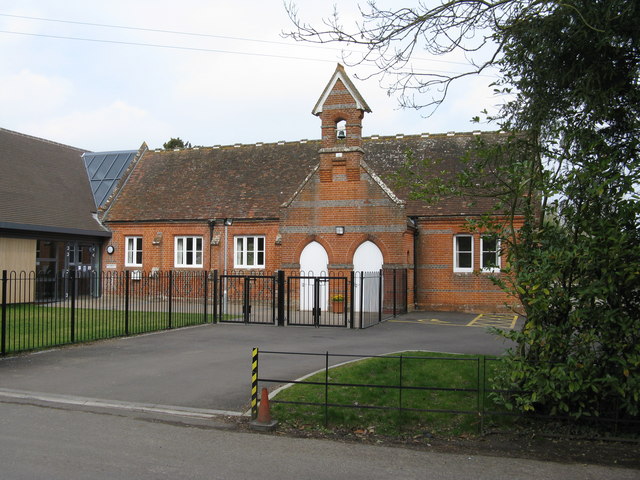 Oakley: St. Leonard's Centre © Dr Neil Clifton :: Geograph Britain and ...