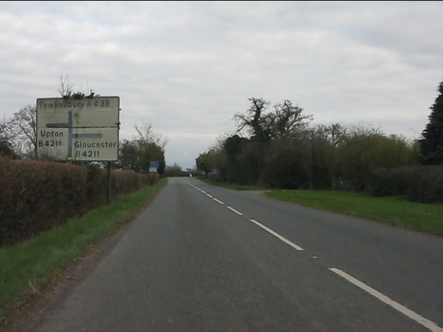 A438 approaching the B4211 junction