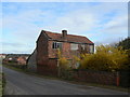 Derelict building on Shelt Hill