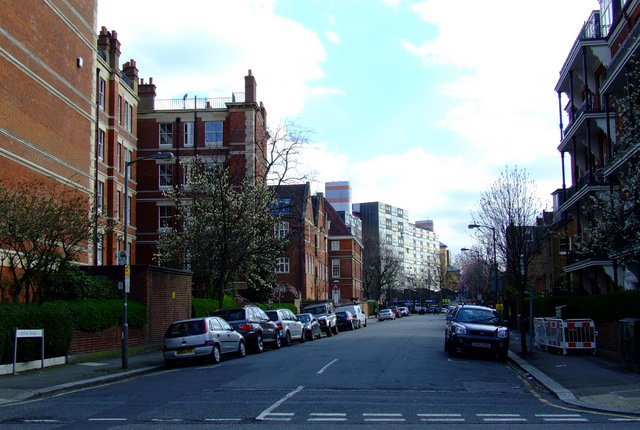 Forfar Road © Thomas Nugent cc-by-sa/2.0 :: Geograph Britain and Ireland