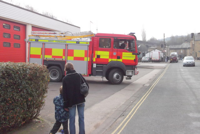 Todmorden Fire Engine, Stansfield Road,... © Robert Wade cc-by-sa/2.0 ...