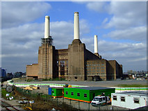 TQ2877 : Battersea power station by Thomas Nugent