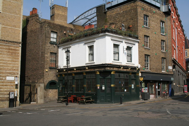 London EC1: The 'Horseshoe',... © Dr Neil Clifton :: Geograph Britain ...