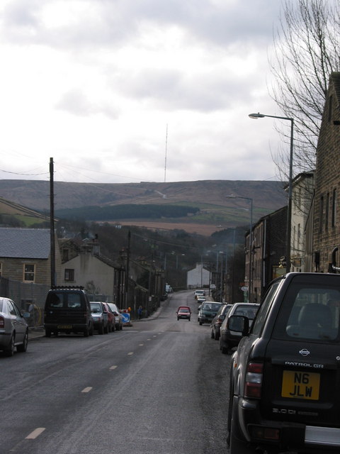 Woodhead Road © Peter Turner cc-by-sa/2.0 :: Geograph Britain and Ireland