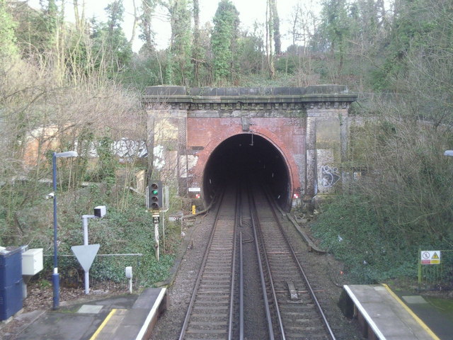 Penge Tunnel © Marathon cc-by-sa/2.0 :: Geograph Britain and Ireland