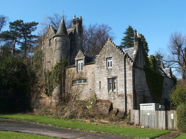 Former gate lodge of Levenford House © Lairich Rig cc-by-sa/2.0 ...