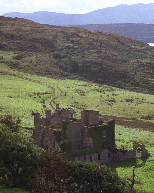 Clifden Castle, Ruins of
