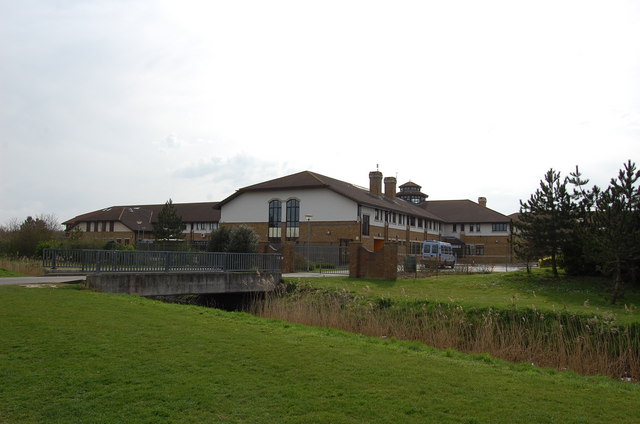 The Causeway And Hazel Court Schools © Julian P Guffogg Cc By Sa 2