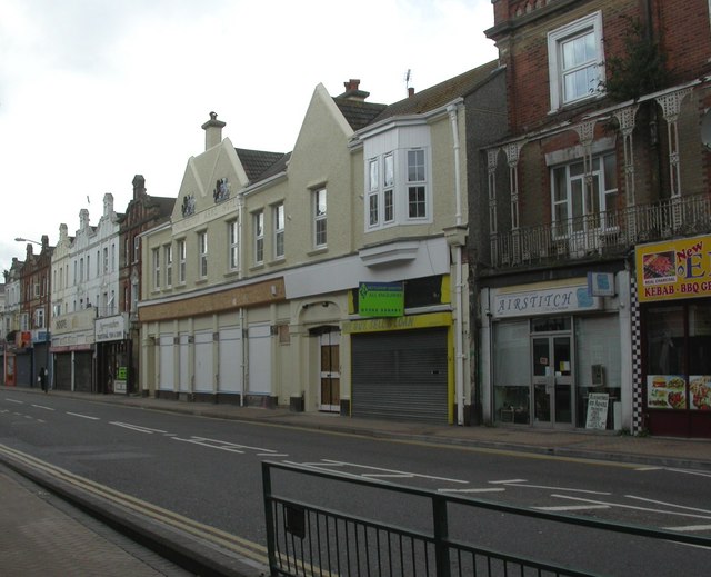 Boscombe, Palmerston Arms Hotel © Mike Faherty cc-by-sa/2.0 :: Geograph ...